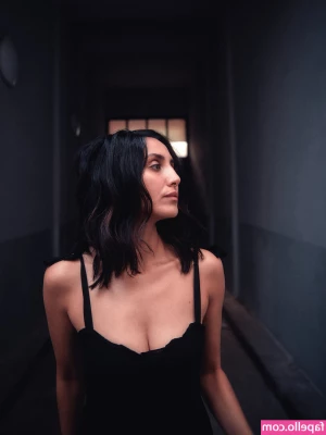 Narges Rashidi [ narges-rashidi ] - Want me to be a good girl    Or a bad girl