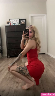 lilyrose [ lilyrose-4 ] - Special delivery for some lucky loser 😈