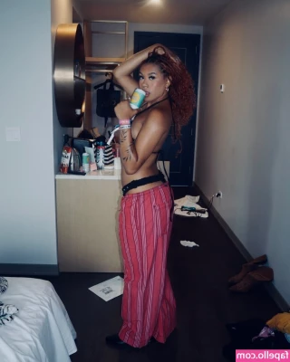 Danielle Sylvester [ danielle-sylvester ] - I told you I like bringing toys into the shower