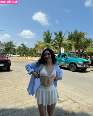 Daniela Flores [ daniela-flores ] - Can you see something