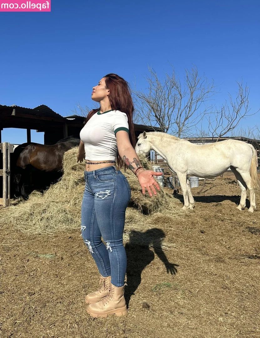 Zoe Victoria Suazo [ zoe-victoria-suazo ] - Happy Saturday my love     I m SUPER happy today  don t forget to say