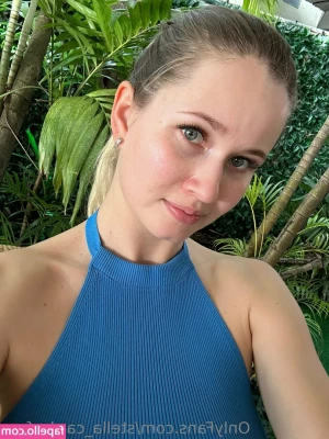 stella_cardo_blog [ stella-cardo-blog ] - Who wants to see me squirt while I touch my pussy    message me