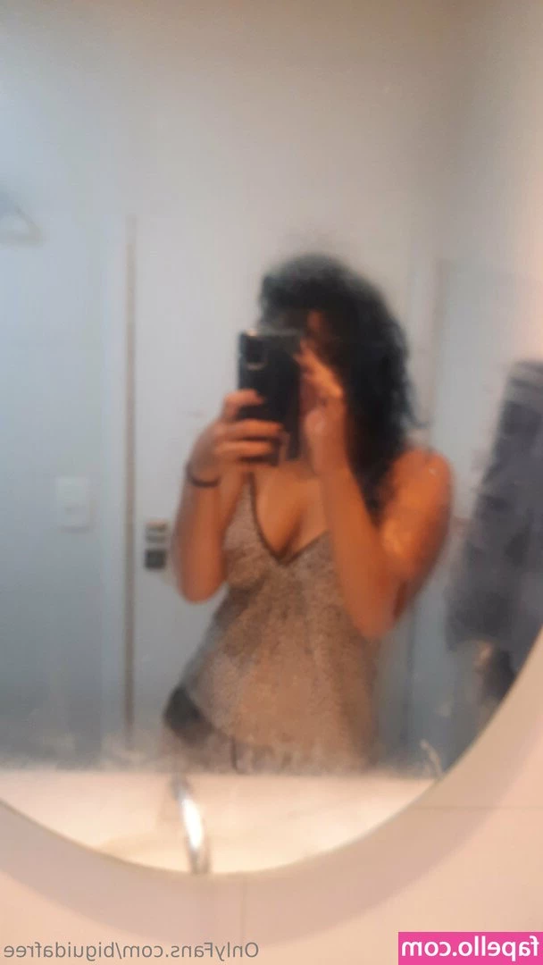 biguidafree - Peek a boob 😜✌🏾