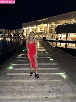 liospark - Baby come home! Gonna follow me up the stairs? 😘😘 Im wearing