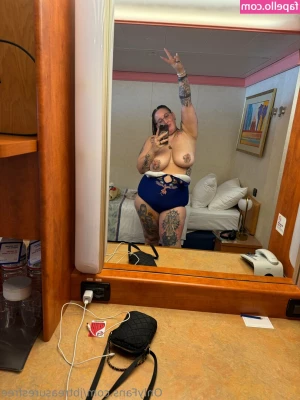 jbtreasuresfree - Sit on my face? make sure to swipe