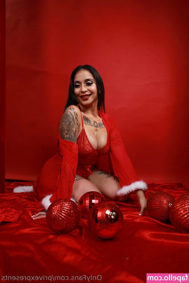 privexpresents - Jiggle jiggle buttt