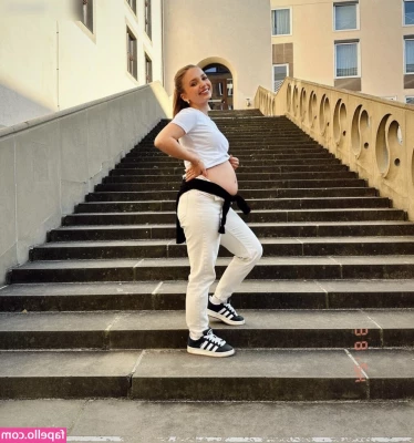 Alinamour - DISCOUNTED VIDEO   You know you want to tap that button and see the