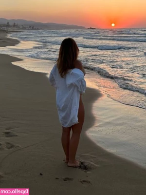Alinamour - want to watch me suck something else? 🥵