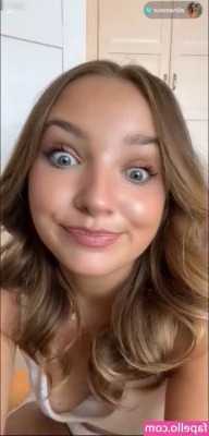 Alinamour - Help me oil up? 🖤