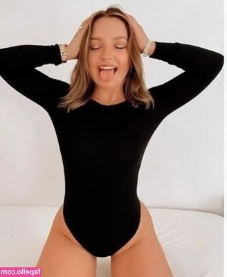 Alinamour - Sometimes, less is more 👀