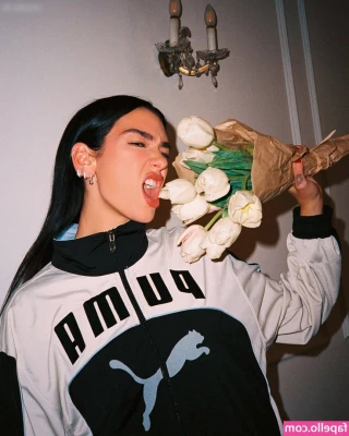 Dua Lipa [ dua-lipa ] - I love this corset 🔥🌸  Amo questo corsetto🌝