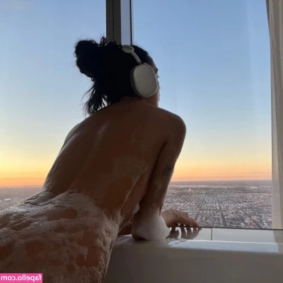 Dua Lipa [ dua-lipa ] - Like if u would also be smiling if u had my Hard Cock in your Hand