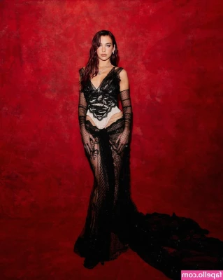 Dua Lipa [ dua-lipa ] - So... I cut my bangs tonight. It was super greasy too so uhhh... I'll