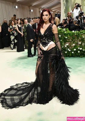 Dua Lipa [ dua-lipa ] - Rise up baby