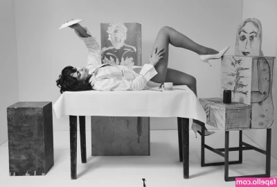Dua Lipa [ dua-lipa ] - muy caliente