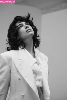 Dua Lipa [ dua-lipa ] - Spreading for days 🥵