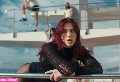 Dua Lipa [ dua-lipa ] - Peek-a-boobs