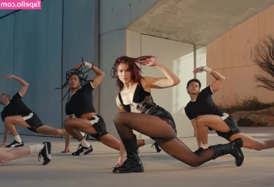 Dua Lipa [ dua-lipa ] - Don't forget, tomorrow we work out & stretch! Or just watch and