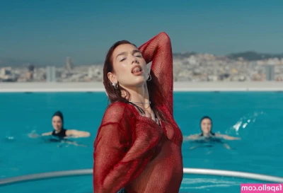 Dua Lipa [ dua-lipa ] - Don t I look great wearing red