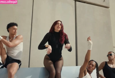 Dua Lipa [ dua-lipa ] - Who would love waking up with me