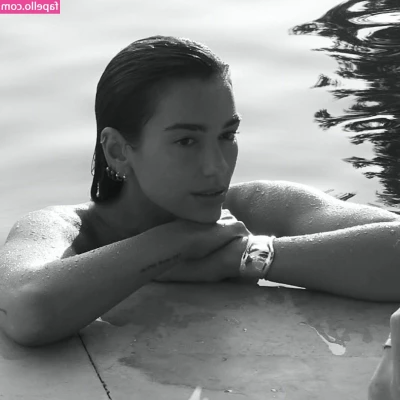 Dua Lipa [ dua-lipa ] - para que los  tummytuesday sean eternos  una panza más en su feed