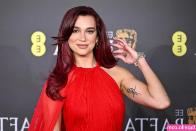 Dua Lipa [ dua-lipa ] - Se solicita novio para hacer él delicioso