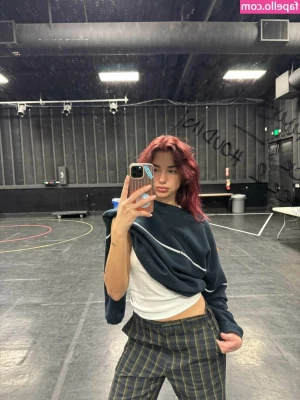 Dua Lipa [ dua-lipa ] - These lips have been so lonely  who wants to warm them up for me