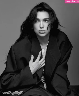 Dua Lipa [ dua-lipa ] - happy hoelidays!! ;)