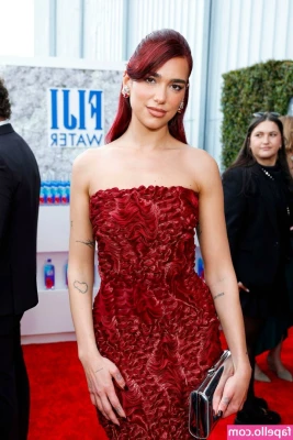 Dua Lipa [ dua-lipa ] - Let s go at work  but before let s give a treat to myself