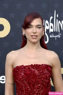 Dua Lipa [ dua-lipa ] - Post-stage at the club