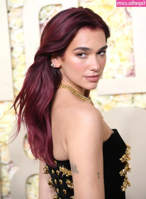 Dua Lipa [ dua-lipa ] - Csm que rico cuando salga mucha leche  me llego hasta la boca