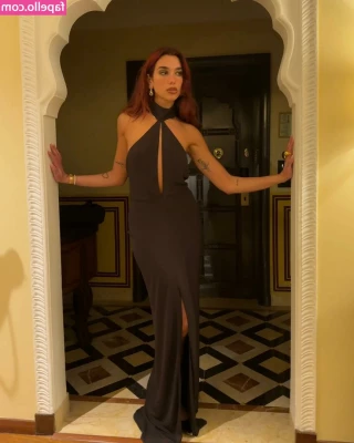 Dua Lipa [ dua-lipa ] - Just a little wild.