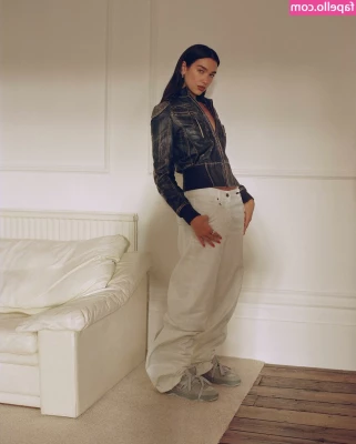 Dua Lipa [ dua-lipa ] - How do you like the view 😘?