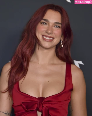 Dua Lipa [ dua-lipa ] - My cock loves the feeling of lips around it.