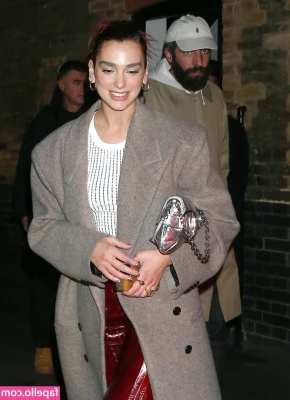 Dua Lipa [ dua-lipa ] - 🔥🌶Hot bath is the best thing in the morning😈💦cum all over
