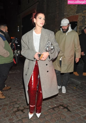 Dua Lipa [ dua-lipa ] - Mushing peas in between my beautiful soft toes  The squelching is