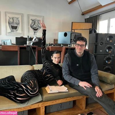 Dua Lipa [ dua-lipa ] - petertong69 Hey   would you like to have fun with a 33 years old part 1