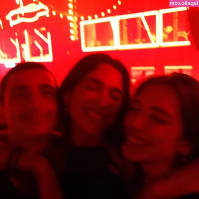 Dua Lipa [ dua-lipa ] - floppy dick chair fuck