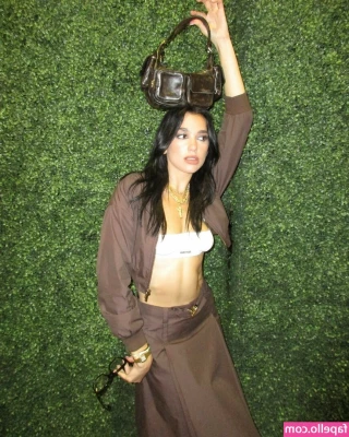 Dua Lipa [ dua-lipa ] - I'm bored and kinda missin' youuu... 🥺 Are you down for NAUGHTY