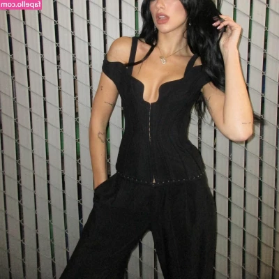 Dua Lipa [ dua-lipa ] - Off to get a wax    I ll send some hairy pussy pics before I get