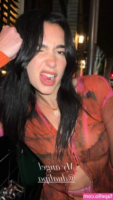 Dua Lipa [ dua-lipa ] - Kissing my ass or wrinkly soles first
