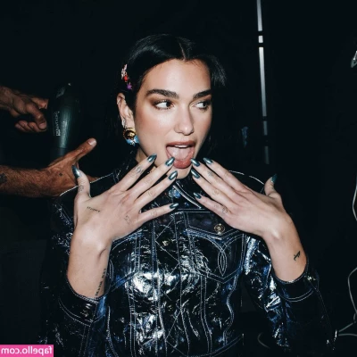 Dua Lipa [ dua-lipa ] - @saharaknite is my little snuggle bug 🥰