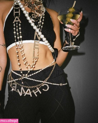 Dua Lipa [ dua-lipa ] - Have a happy Sunday