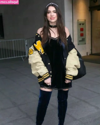 Dua Lipa [ dua-lipa ] - I don t edit my photos   my body is real  My pics are real in