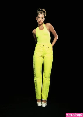 Dua Lipa [ dua-lipa ] - Slide to the side