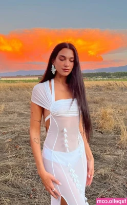 Dua Lipa [ dua-lipa ] - Would love someone to talk to