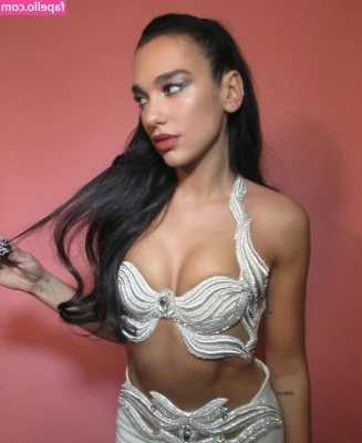 Dua Lipa [ dua-lipa ] - Set  117   anyone feeling sick