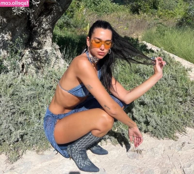 Dua Lipa [ dua-lipa ] - Don t you want to smell my stinky thong