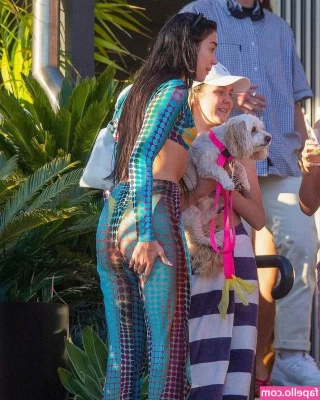 Dua Lipa [ dua-lipa ] - Go check out the super sexy  toetagtegarty  You can t beat his price