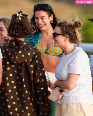 Dua Lipa [ dua-lipa ] - Do you sleep in boxers or briefs? 🤤